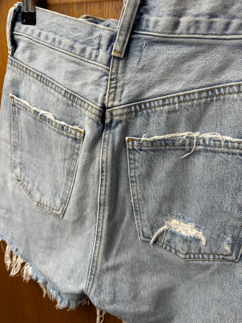 AGOLDE Criss Cross Waistband Denim Jean Cutoff Shorts Jorts Light Wash Blue 24 - Picture 12 of 16